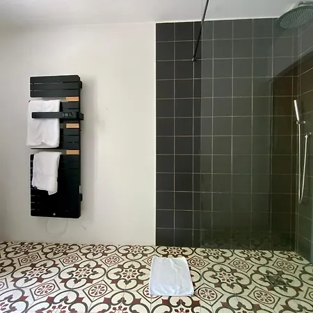 Ferienhaus La Maison De La Place - Charming House With Swimming Pool & Exposed Stone Mudaison