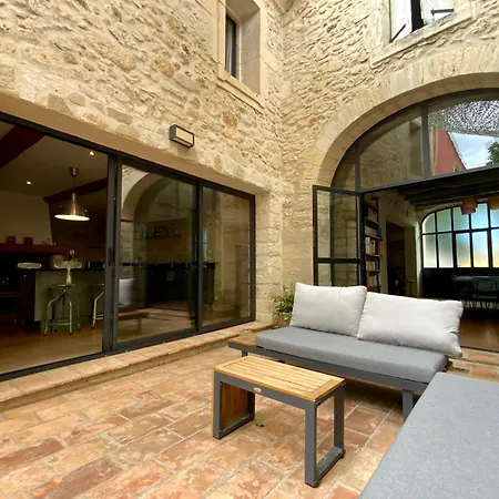 La Maison De La Place - Charming House With Swimming Pool & Exposed Stone Semesterbostad *
