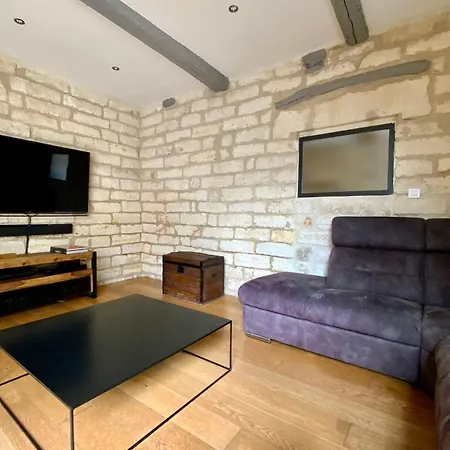 Ferienhaus La Maison De La Place - Charming House With Swimming Pool & Exposed Stone *