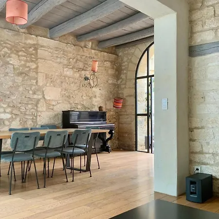 La Maison De La Place - Charming House With Swimming Pool & Exposed Stone Semesterbostad *