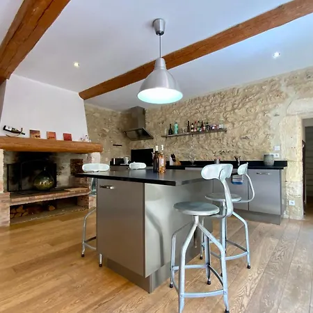 Ferienhaus La Maison De La Place - Charming House With Swimming Pool & Exposed Stone Mudaison