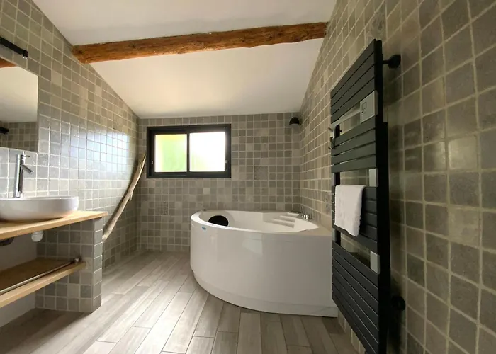 La Maison De La Place - Charming House With Swimming Pool & Exposed Stone *