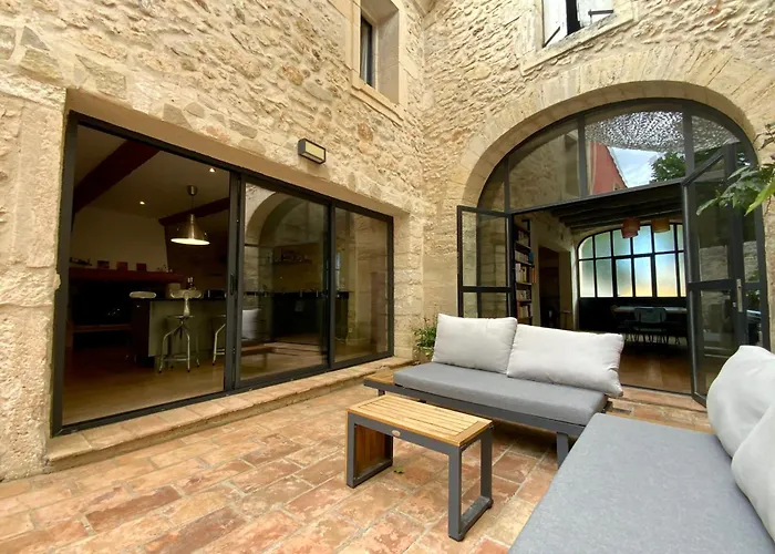La Maison De La Place - Charming House With Swimming Pool & Exposed Stone Hébergement de vacances *