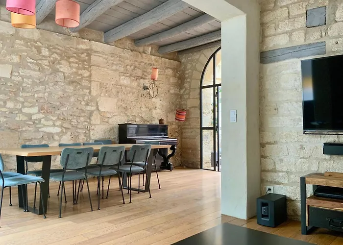 La Maison De La Place - Charming House With Swimming Pool & Exposed Stone Hébergement de vacances *